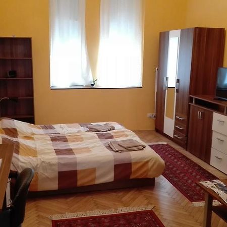 Cute Apartment Close To The Center Budapest Exterior photo